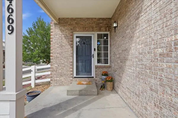 24669 E Wyoming CIR, Aurora, CO 80018