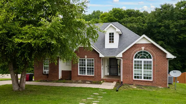 89 West Dr, Clarksville, TN 37040