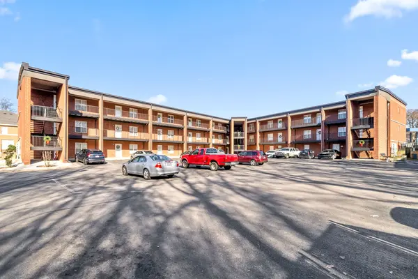 540 N 2nd St #302, Clarksville, TN 37040