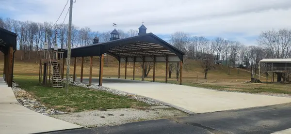 698 River Rd, Clifton, TN 38425