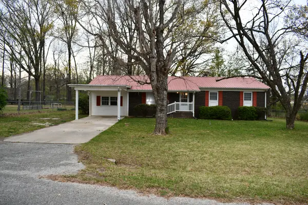 1012 Lake St, Bolivar, TN 38008
