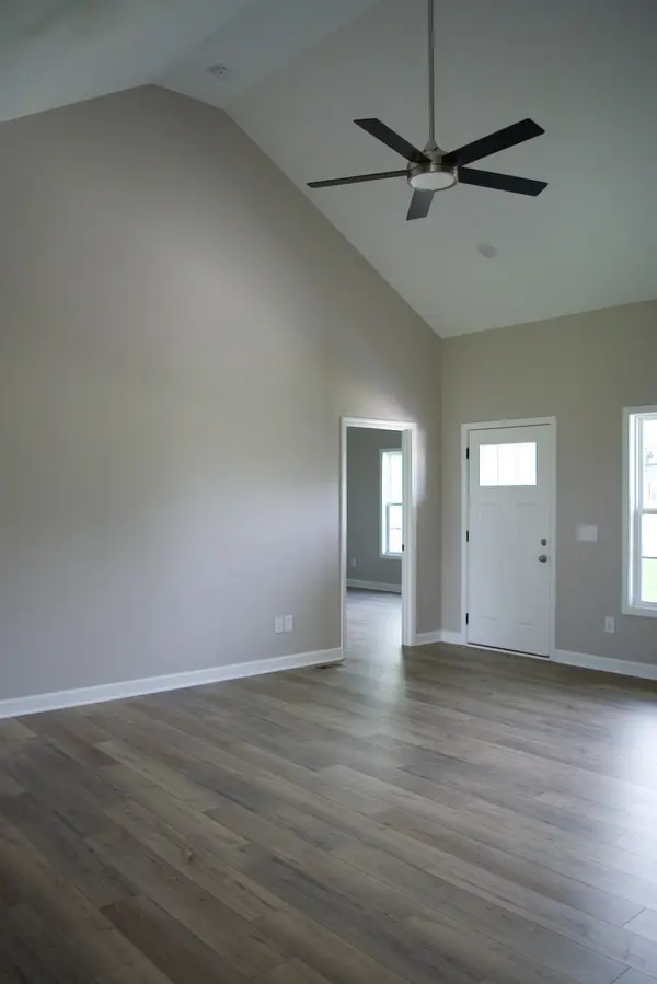 463 James Whitefield Rd, Bethpage, TN 37022