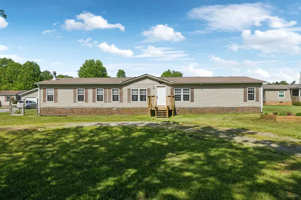 2580 Cook Rd, Woodlawn, TN 37191