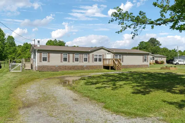 2580 Cook Rd, Woodlawn, TN 37191