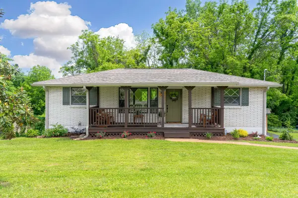 1843 Willow Springs Dr, Nashville, TN 37216