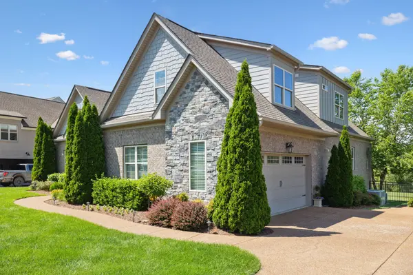 4136 Banner Square Ln, Arrington, TN 37014