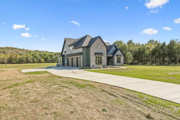 4050 Chicken Rd, Lebanon, TN 37090