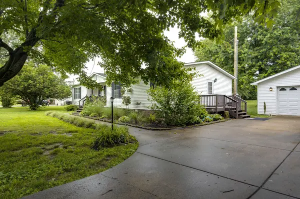 5661 Dixon Rd, Cross Plains, TN 37049