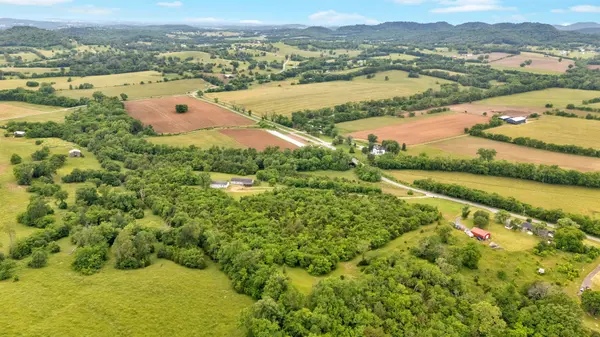 5763 New Harmony Rd, Hartsville, TN 37074