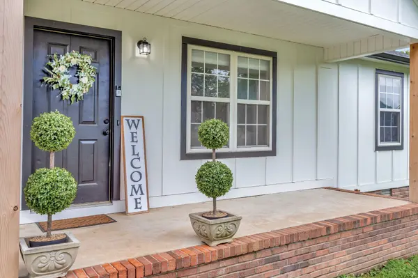 2312 Forrest Fields Dr, Chapel Hill, TN 37034
