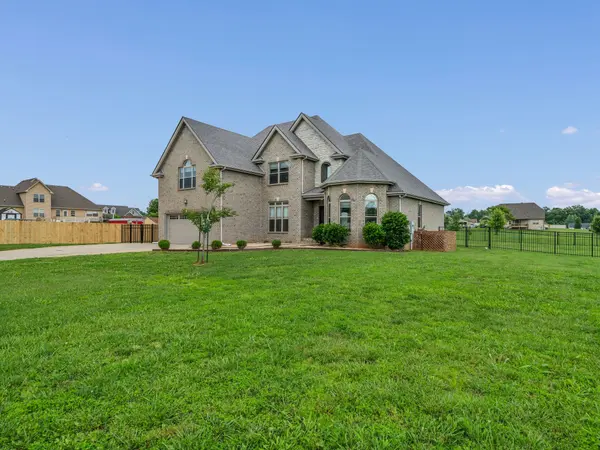 4443 Hickory Wild Ct, Clarksville, TN 37040