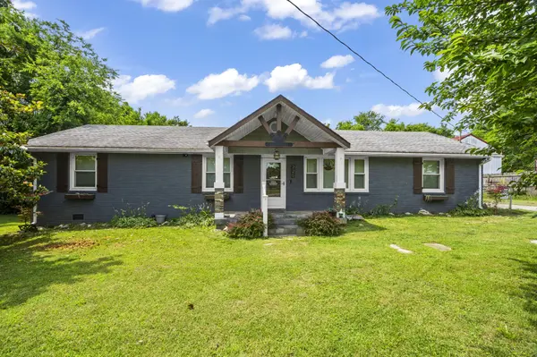 225 Nelson Dr, La Vergne, TN 37086