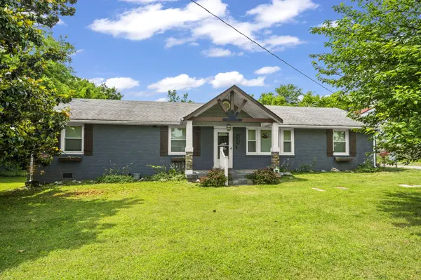 225 Nelson Dr, La Vergne, TN 37086