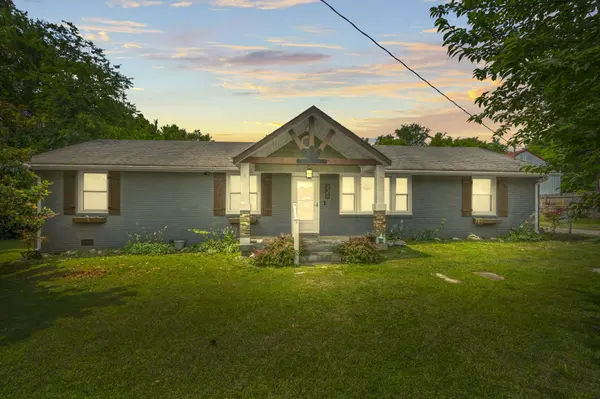 225 Nelson Dr, La Vergne, TN 37086