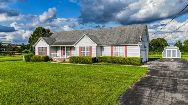 107 Cascade Ln, Bell Buckle, TN 37020