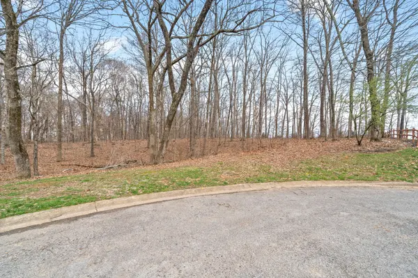 52 Sequoyah Trl, Cadiz, KY 42211