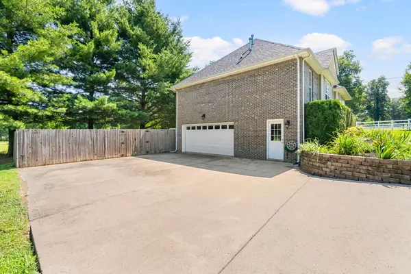 4328 Monticello Trce, Adams, TN 37010