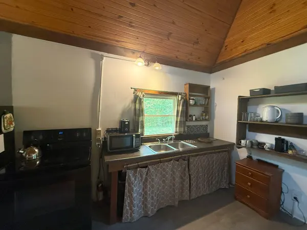 170 Webb Rd Ext, Summertown, TN 38483