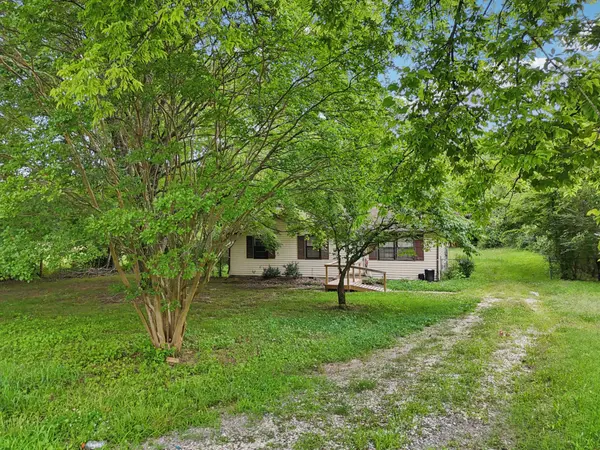 2616 Union Hall Rd, Clarksville, TN 37040