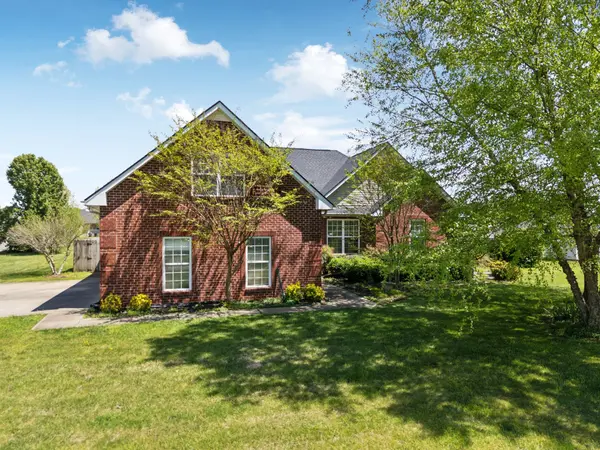 1000 Roland Ct, Cottontown, TN 37048