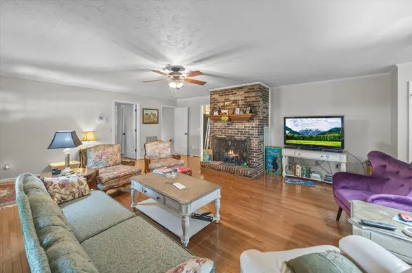 1206 Belmont Dr, Cookeville, TN 38506