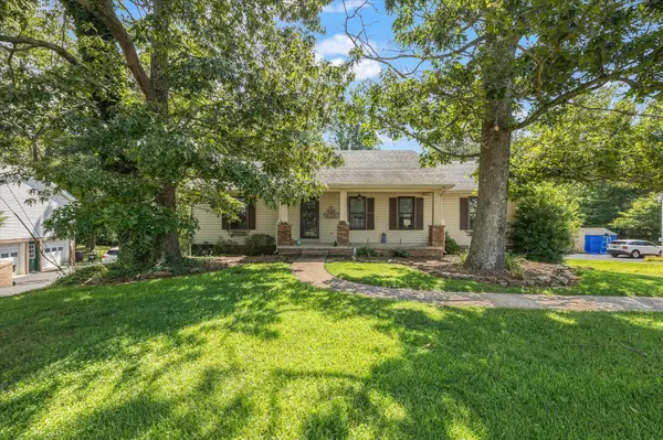 1206 Belmont Dr, Cookeville, TN 38506
