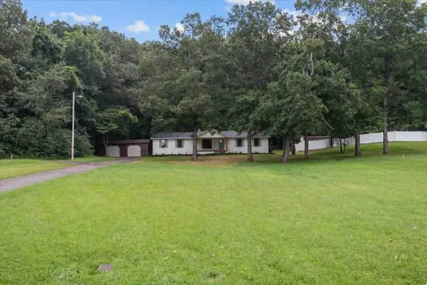 1122 Ridgecrest Dr, Dickson, TN 37055