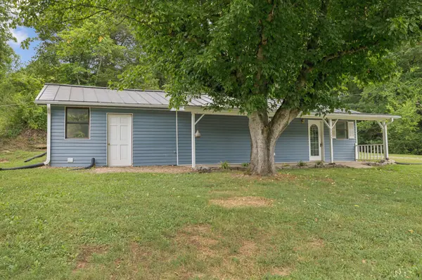 3337 Hartsville Rd, Lafayette, TN 37083
