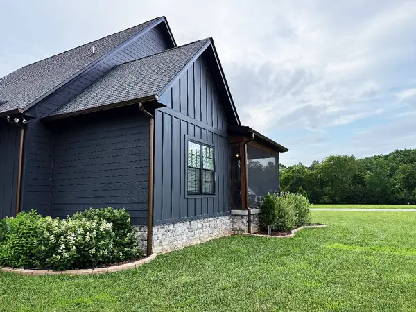 1782 Honey Ln, Estill Springs, TN 37330