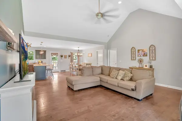 1105 Smiley Troutt Rd, Bethpage, TN 37022
