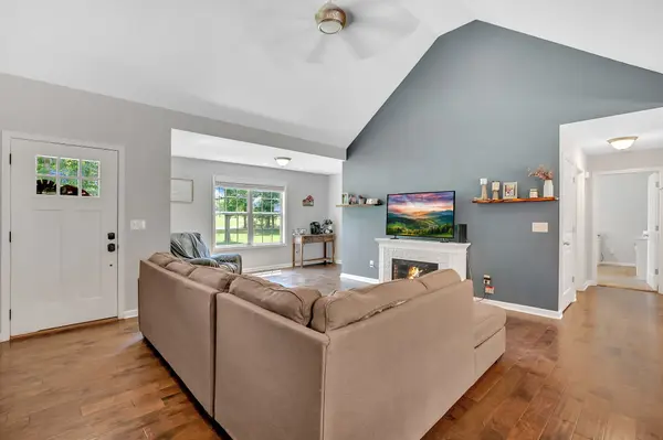 1105 Smiley Troutt Rd, Bethpage, TN 37022