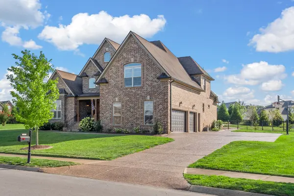 148 Springfield Dr, Lebanon, TN 37087