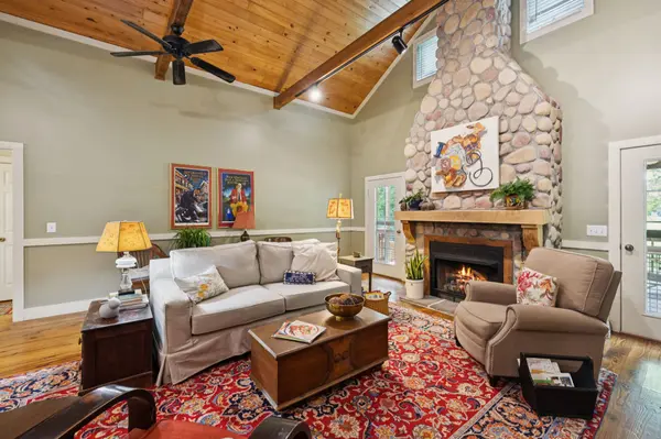 7031 Hoover Mason Ln, Mount Pleasant, TN 38474