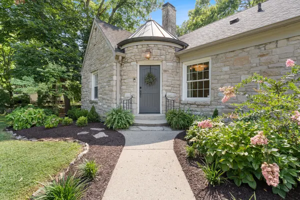 3511 Woodmont Ln, Nashville, TN 37215