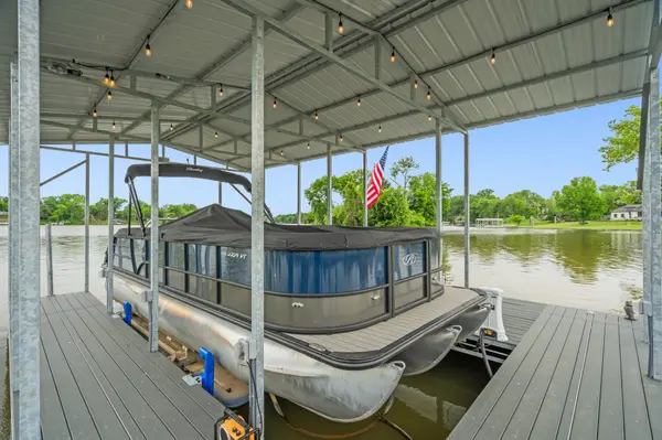 633 Bay Point Dr, Gallatin, TN 37066