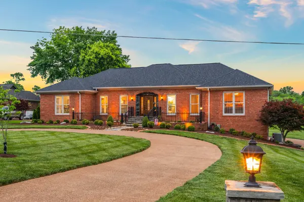 633 Bay Point Dr, Gallatin, TN 37066