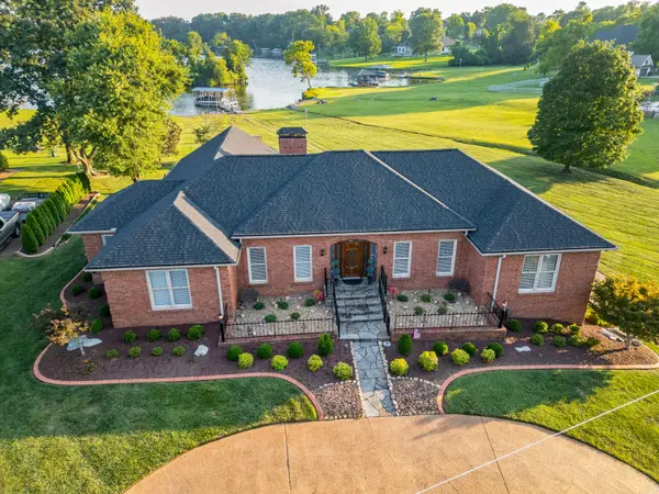 633 Bay Point Dr, Gallatin, TN 37066