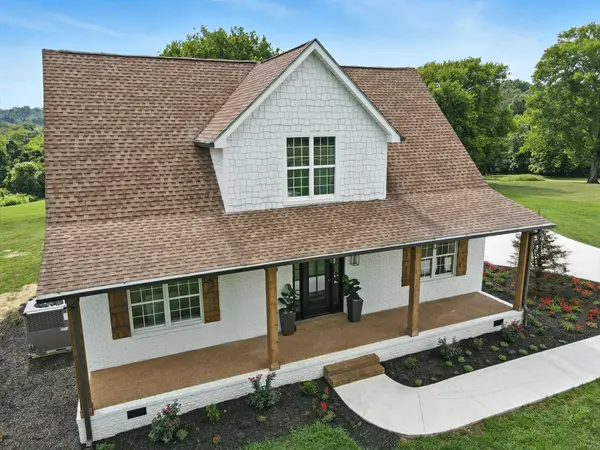 2668 McKnight Rd, Culleoka, TN 38451