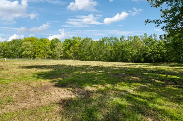 3410 W Stroudville Rd, Cedar Hill, TN 37032