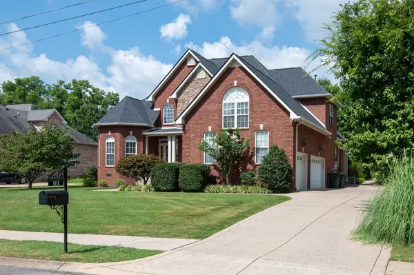 1016 Wyndham Dr, Gallatin, TN 37066
