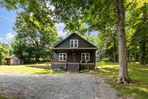 2460 Little Bartons Creek Rd, Cumberland Furnace, TN 37051