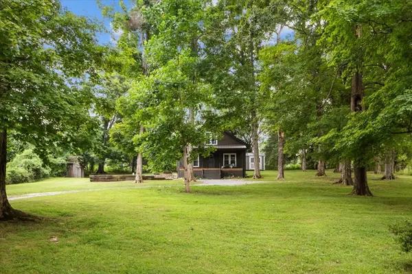 2460 Little Bartons Creek Rd, Cumberland Furnace, TN 37051