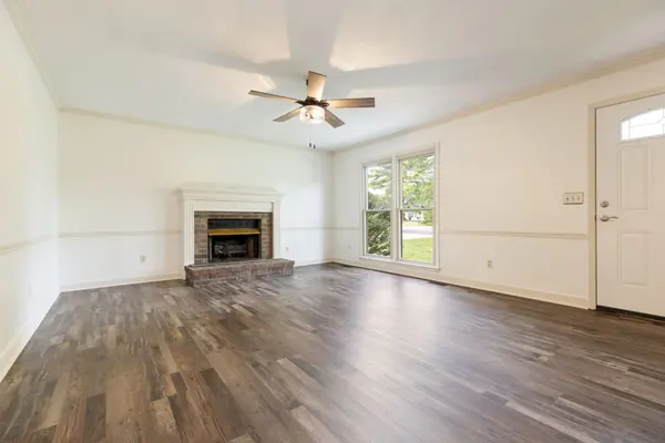 636 Stewart Valley Dr, Smyrna, TN 37167