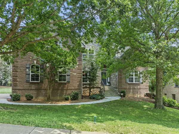 1098 Stonebridge Park Dr, Franklin, TN 37069