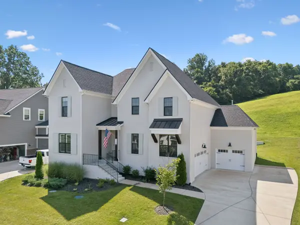7128 Neills Branch Dr, College Grove, TN 37046