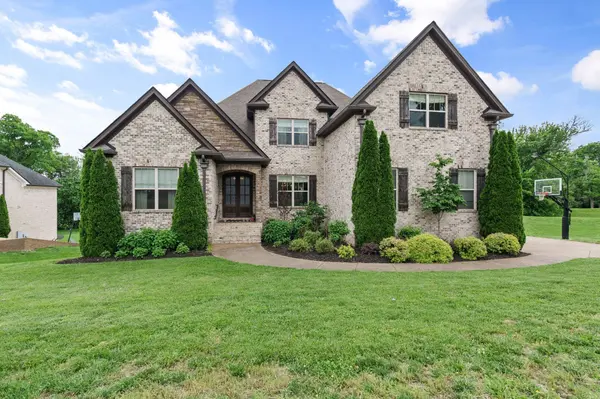 8027 Puddleduck Ln, Spring Hill, TN 37174