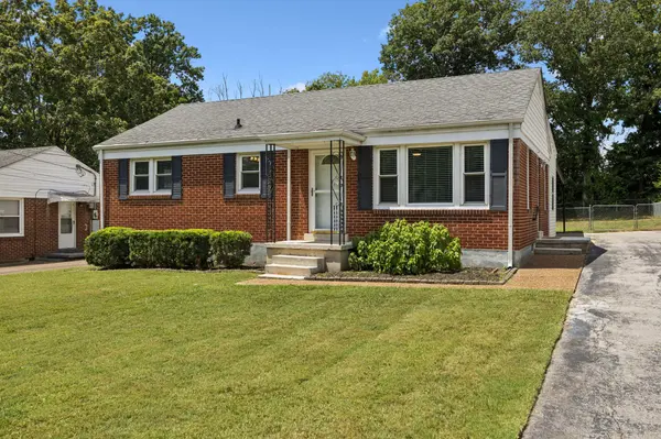 1820 Sunset Ave, Columbia, TN 38401