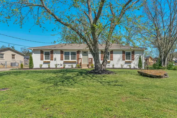120 E Fairview Dr, Nashville, TN 37218