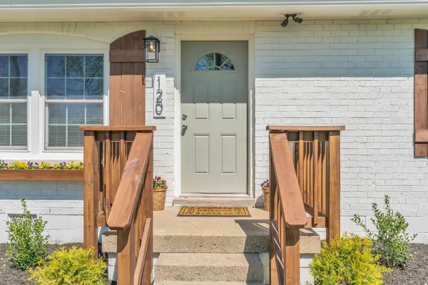120 E Fairview Dr, Nashville, TN 37218