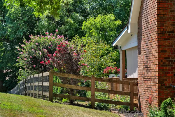 105 Meadow Ln, Hendersonville, TN 37075